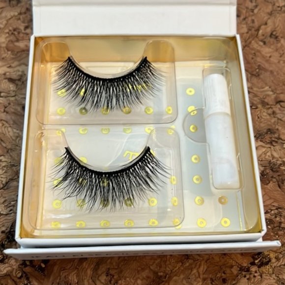 🐳Last chance 3 for $10🐳Battington Beauty Harlow Lashes - Picture 1 of 2